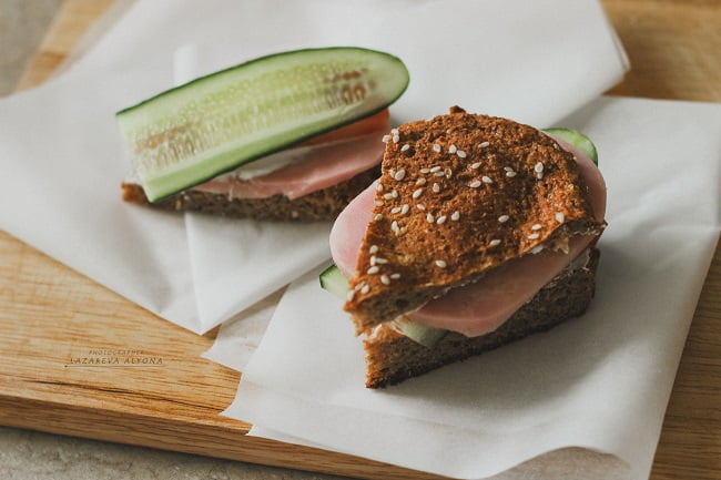 сэндвич с домашним хлебом